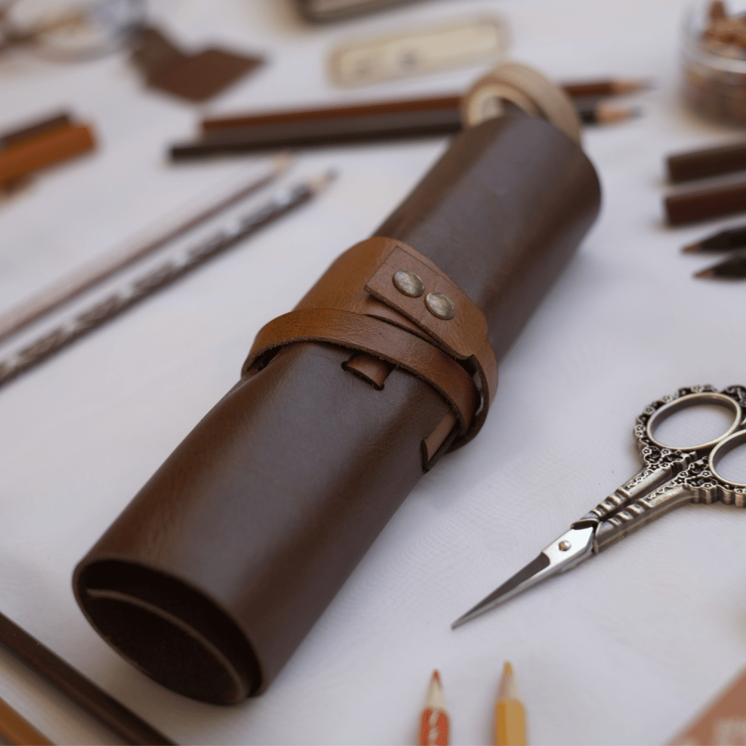 Gild & Grain Leather Roll Up Pencil Pouch